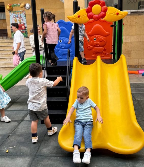 ملاعب وألعاب الأنشطة الترفيهية للأطفال