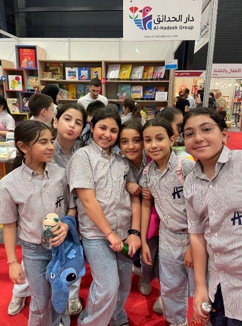 الزيارات الميدانية ومعارض الكتب الثقافية
